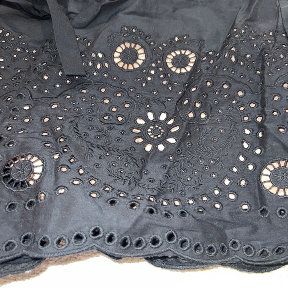 BCBG Max Azria embroidered lace drawstring short shorts S - Picture 4 of 13